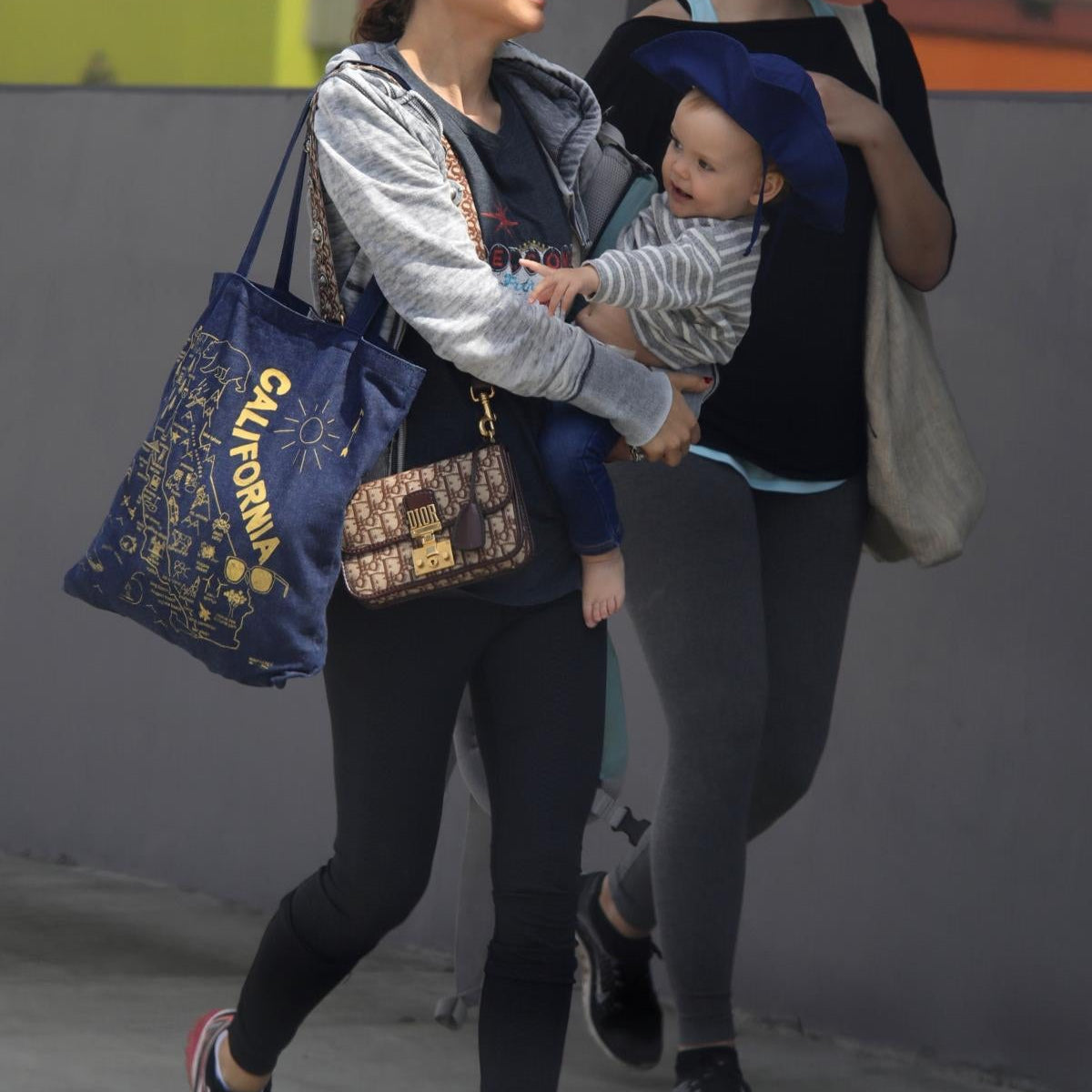 Natalie Portman Wearing Maptote!-Maptote