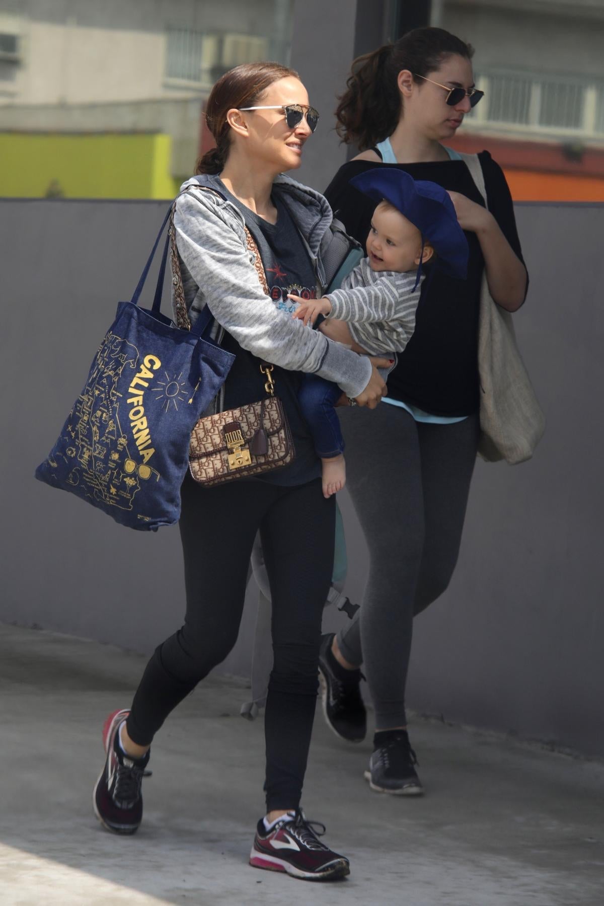 Natalie Portman Wearing Maptote!-Maptote